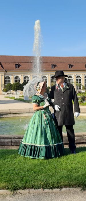 Walkinig_Act_Schloss